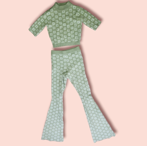 Princess Polly Adora Set Sage Bellbotton Flower Crop Top Set Matching - Picture 2 of 7